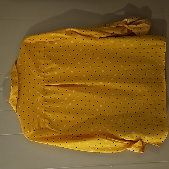 Women's yellow and black button up blouse. Size Small - Picture 4 of 8